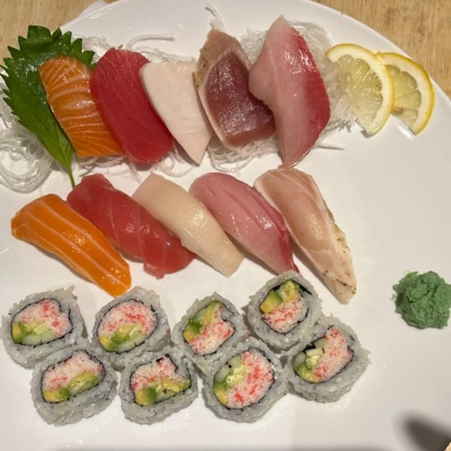 Chef's Selection Nigiri & Sashimi Combo.
