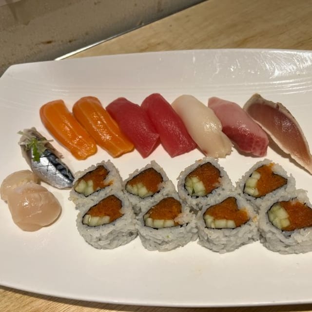 Chef's Selection Nigiri Dinner.